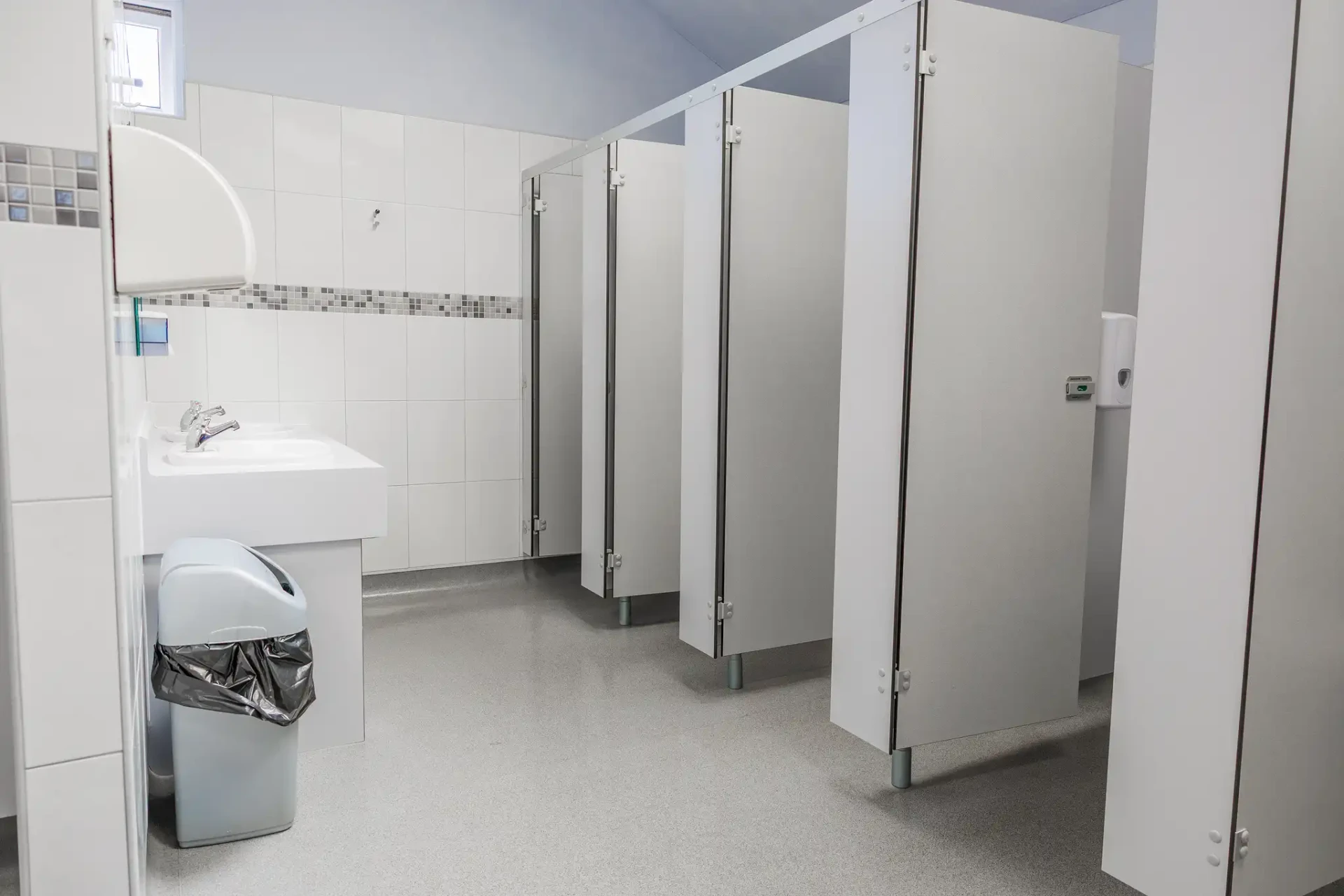 Bathrooms 1 scaled