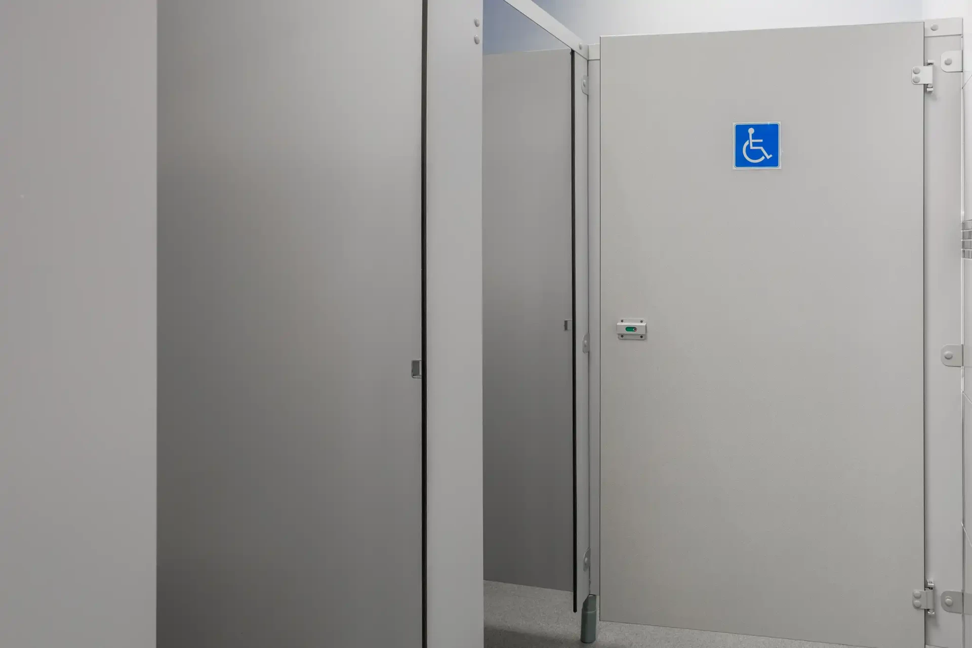 Bathrooms 4 scaled